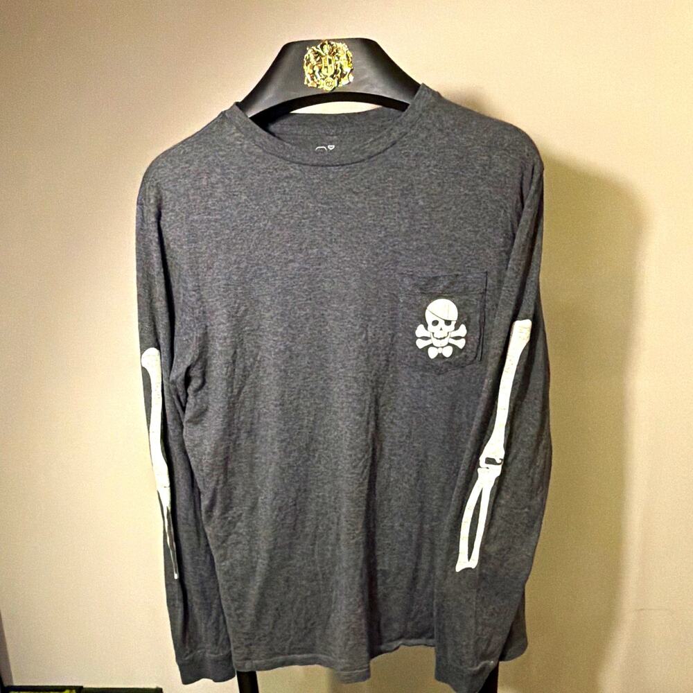Vineyard Vines Men’s M Gray Long Sleeve Crew Neck Whale Skull Skeleton